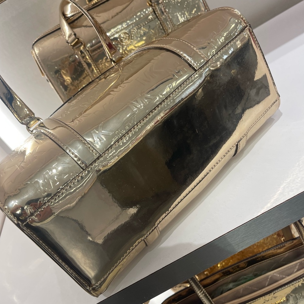 MICHAEL KORS Jet Set Md Metallic Logo Debossed Satchel Duffle 
Pale Gold 
NWT - Picture 9 of 16